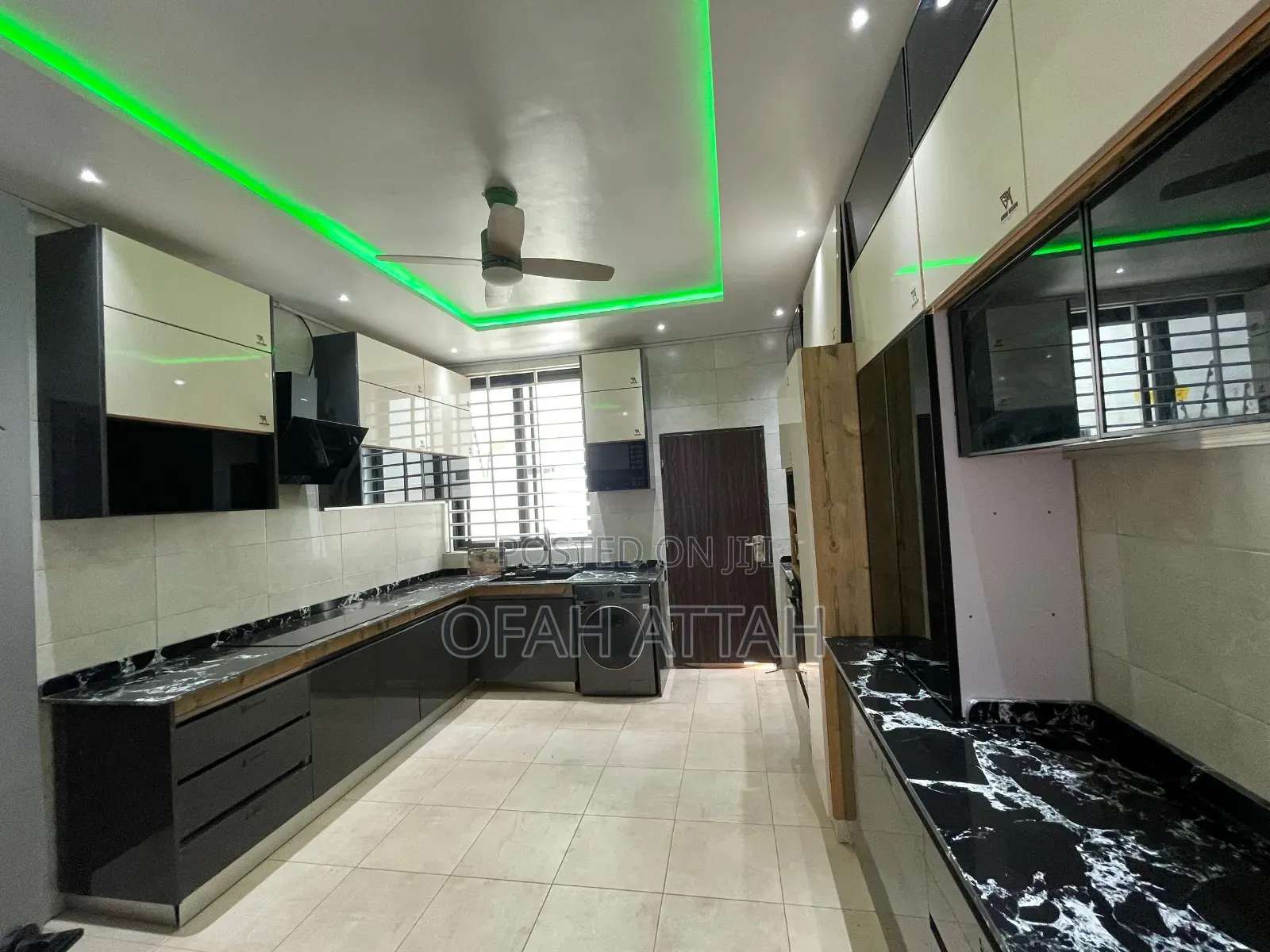 5bdrm Mansion in Santasi Brofoyedu, Kumasi Metropolitan for sale