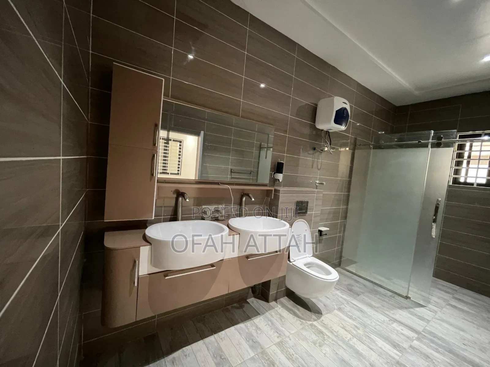 5bdrm Mansion in Santasi Brofoyedu, Kumasi Metropolitan for sale