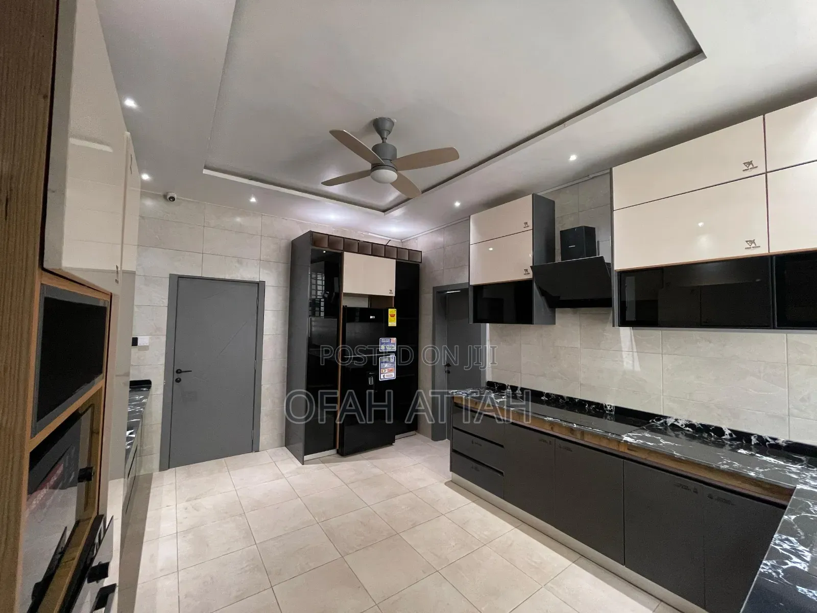 5bdrm Mansion in Santasi Brofoyedu, Kumasi Metropolitan for sale
