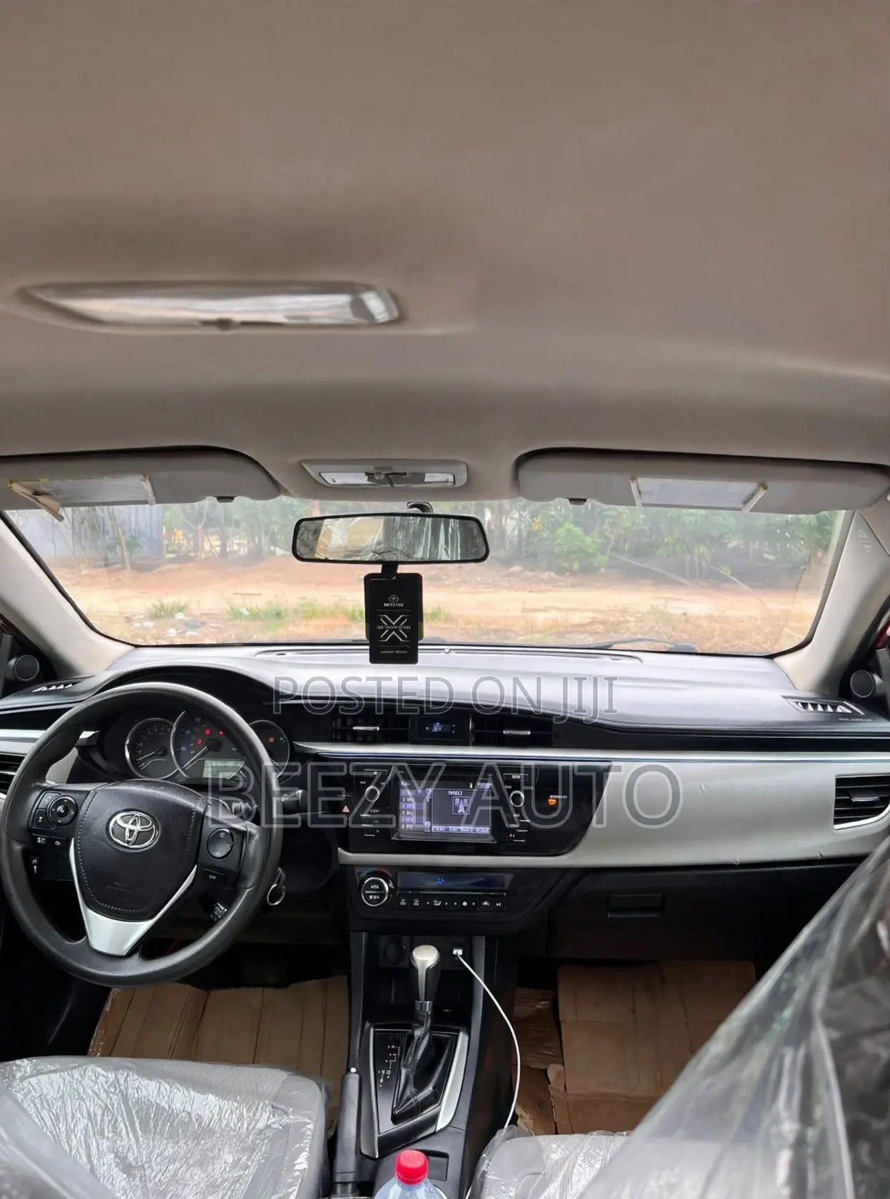 Toyota Corolla LE (1.8L 4cyl 2A) 2018 Red