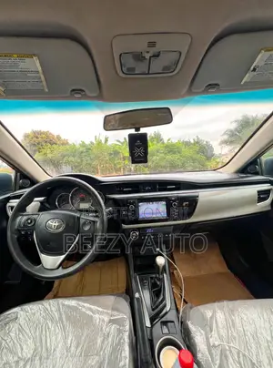 Toyota Corolla LE (1.8L 4cyl 2A) 2018 Red