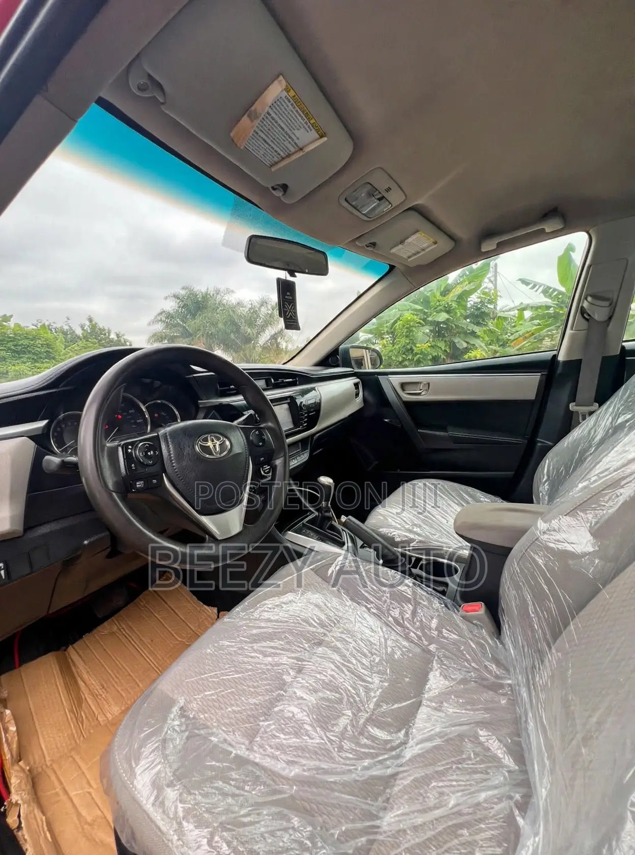 Toyota Corolla LE (1.8L 4cyl 2A) 2018 Red