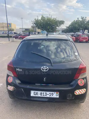 Toyota Vitz 2010 Black