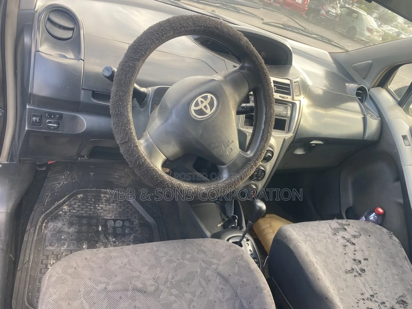 Toyota Vitz 2010 Black