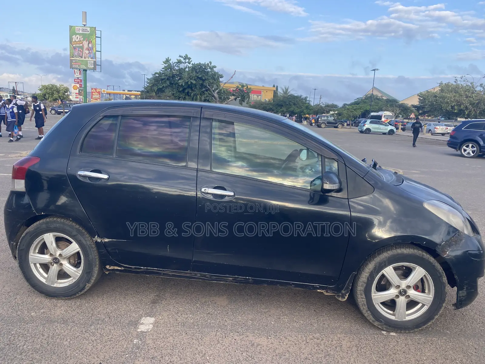 Toyota Vitz 2010 Black