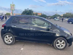 Toyota Vitz 2010 Black