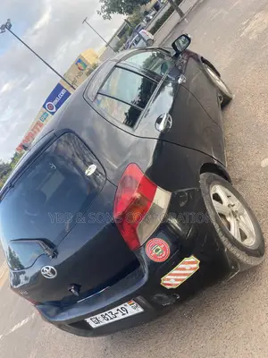 Toyota Vitz 2010 Black