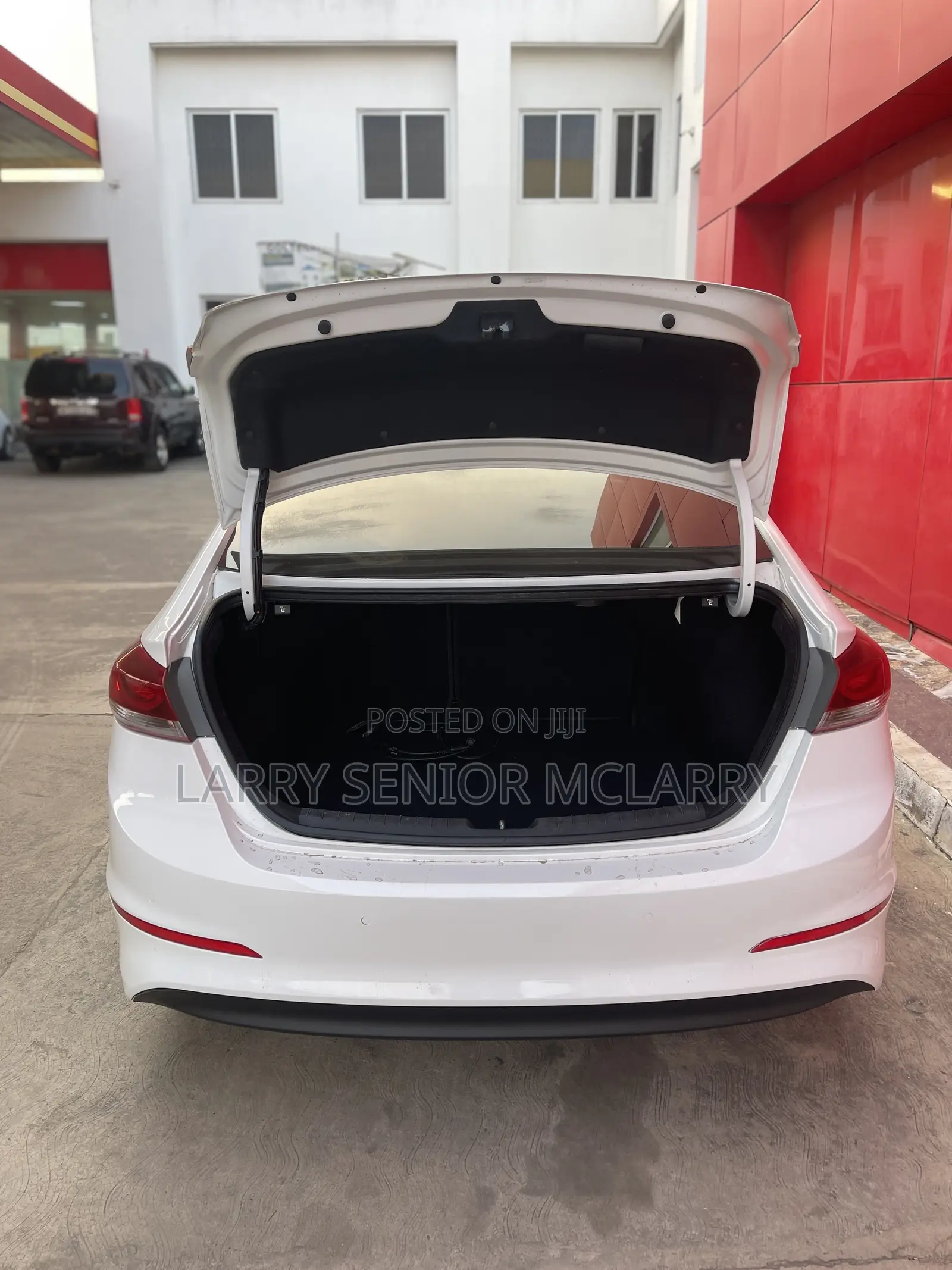 Hyundai Elantra Limited Sedan FWD (2.0L 4cyl 6A) 2017 White