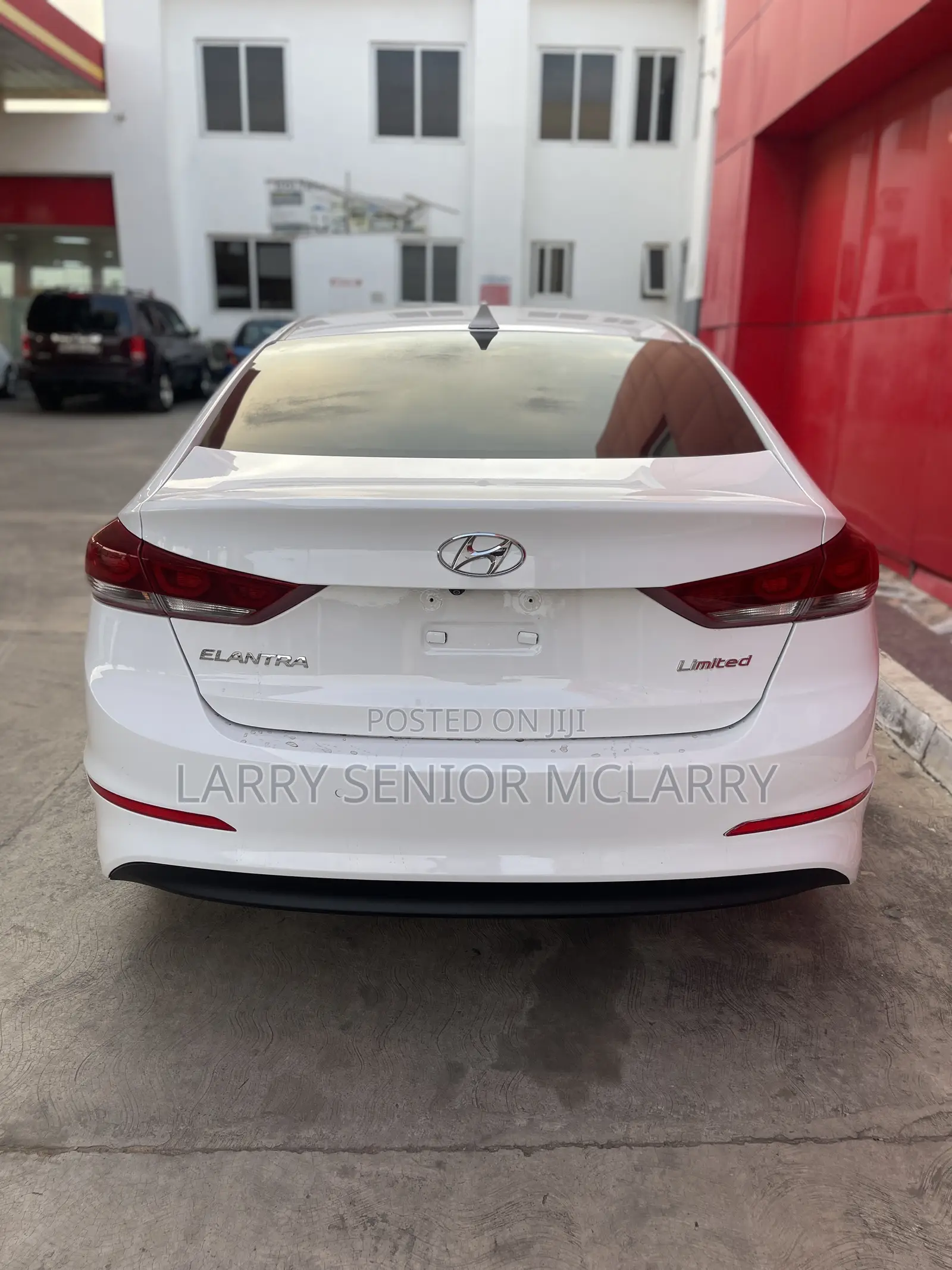 Hyundai Elantra Limited Sedan FWD (2.0L 4cyl 6A) 2017 White