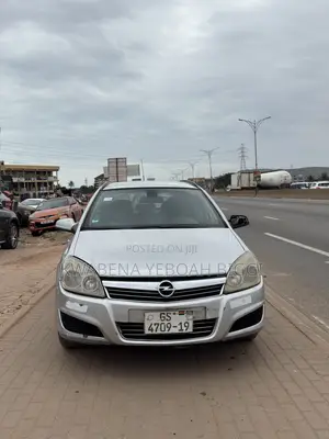 Opel Astra 1.9 CDTi Enjoy 2010 Silver