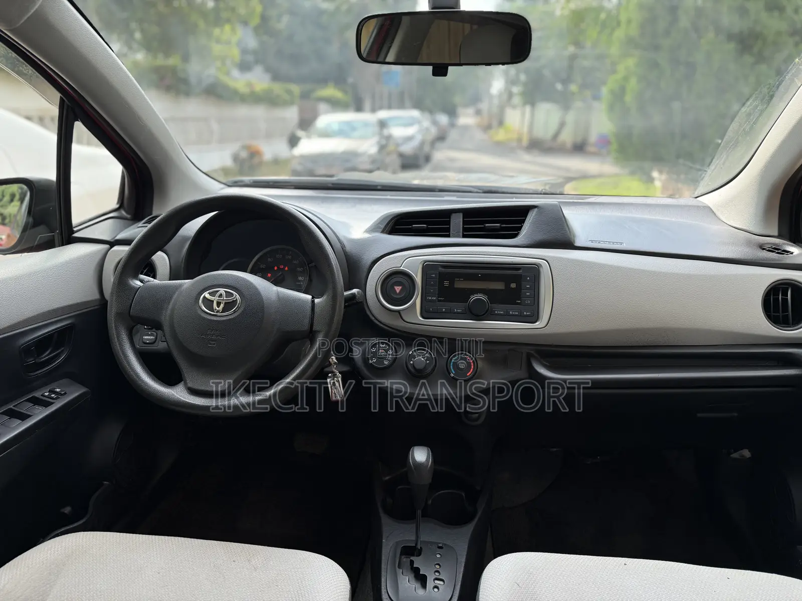 Toyota Vitz 1.3 AWD 5dr 2013 Red