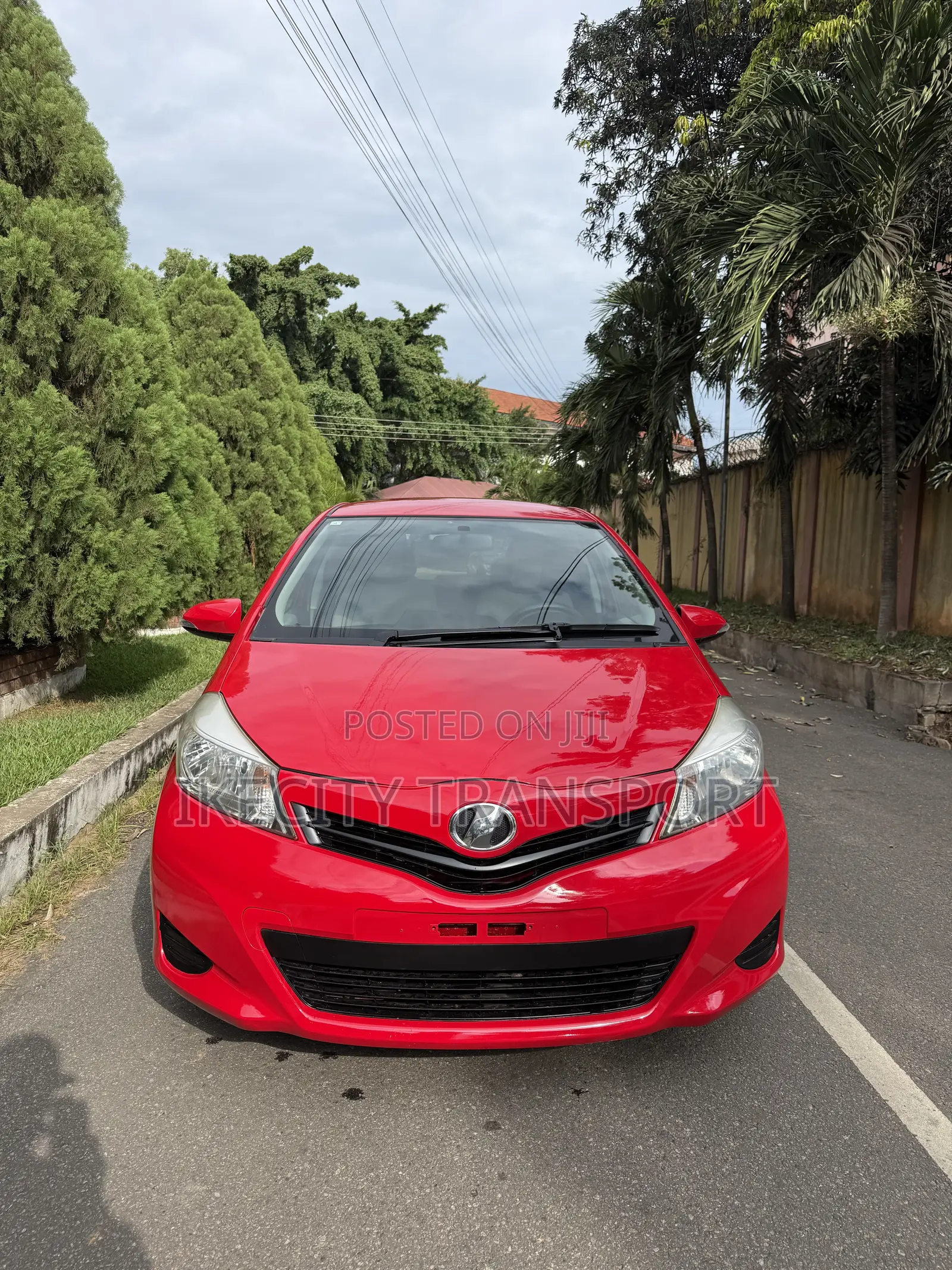 Toyota Vitz 1.3 AWD 5dr 2013 Red
