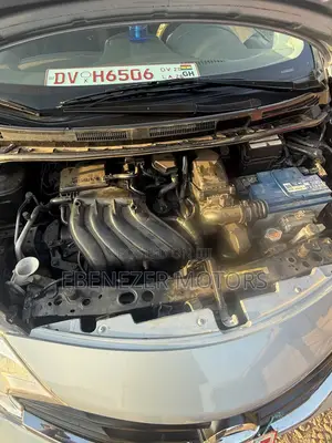 Nissan Versa 2016 Silver