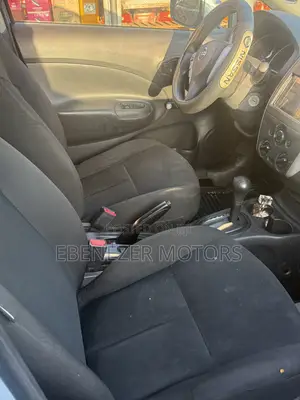 Nissan Versa 2016 Silver