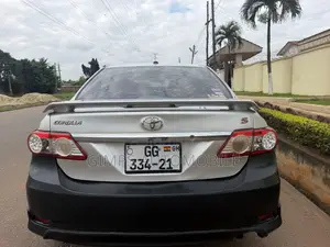 Toyota Corolla 2013 Silver