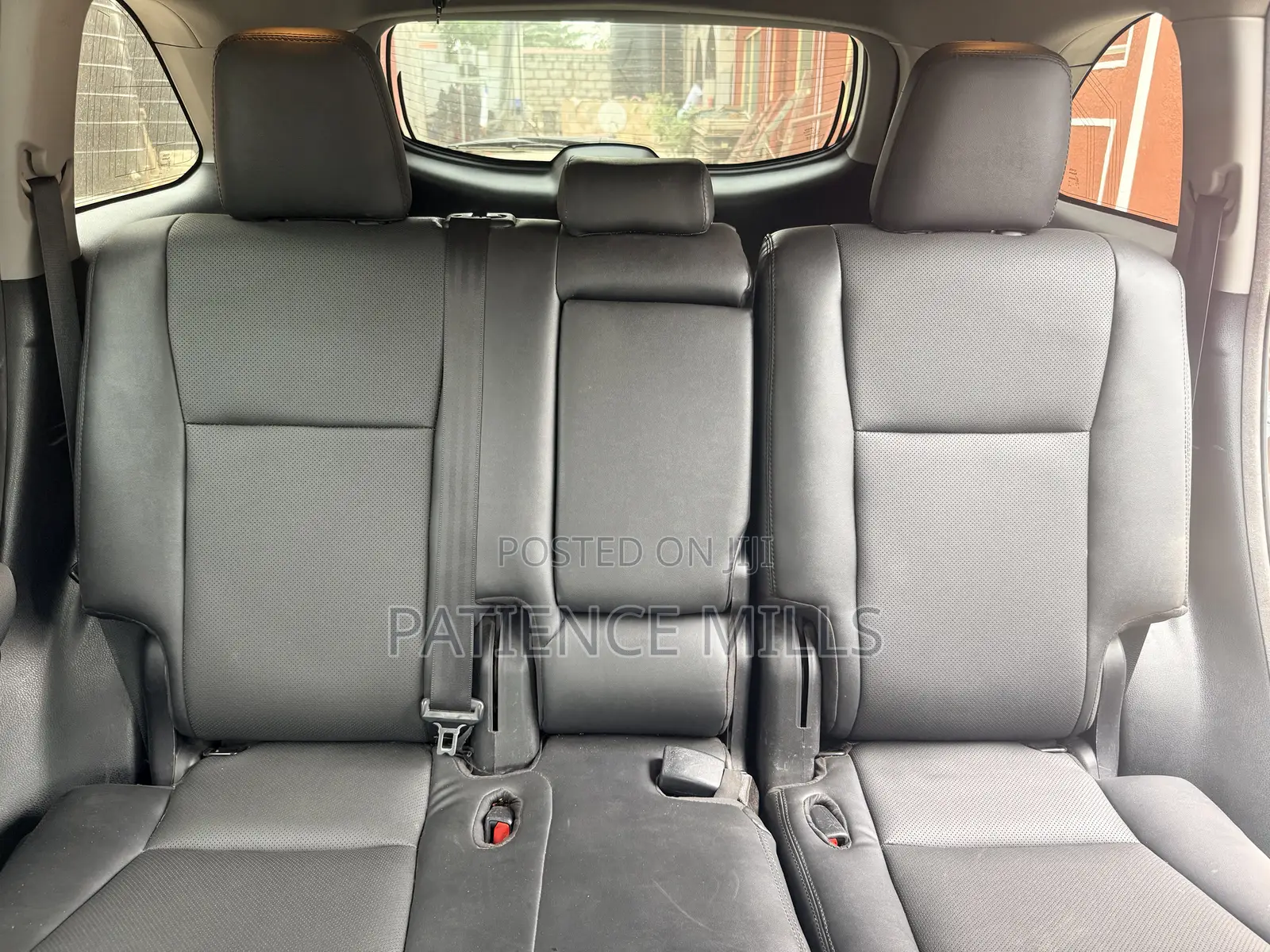 Toyota Highlander LE 4x4 V6 (3.5L 6cyl 8A) 2018 Brown