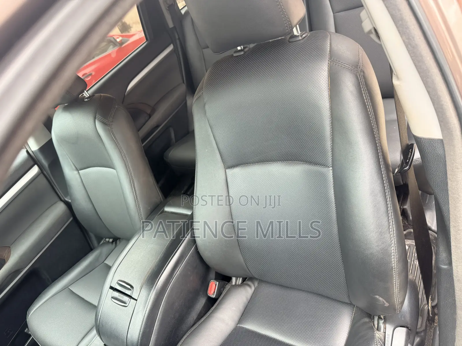 Toyota Highlander LE 4x4 V6 (3.5L 6cyl 8A) 2018 Brown