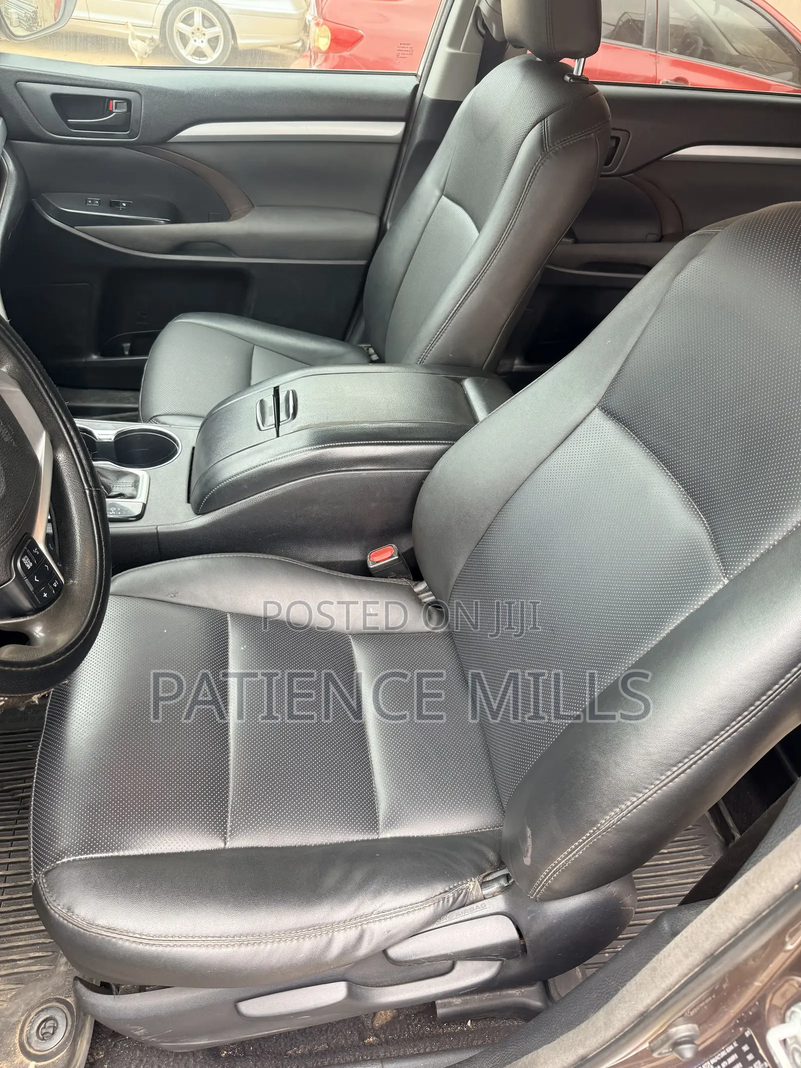 Toyota Highlander LE 4x4 V6 (3.5L 6cyl 8A) 2018 Brown