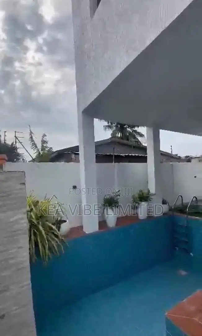 4 Bedrooms House for Rent