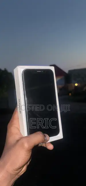 Apple iPhone XR 64 GB Black