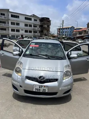 Toyota Vitz 1.5 FWD 3dr 2009 Silver