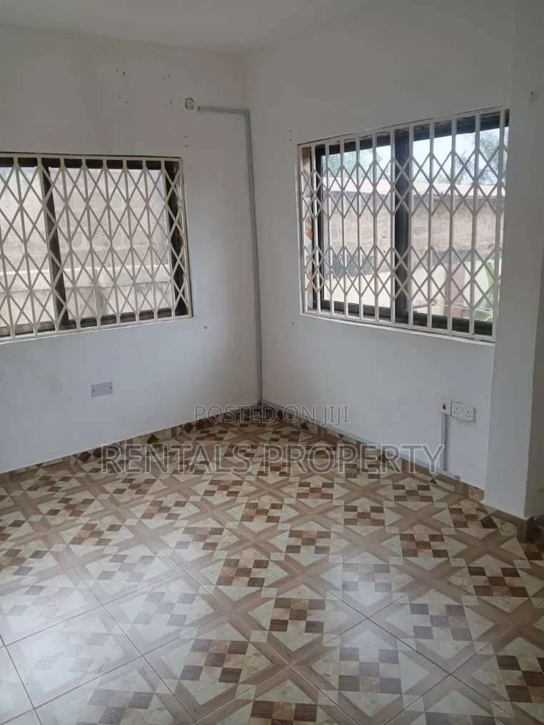 2bdrm Block of Flats in Frafraha for rent
