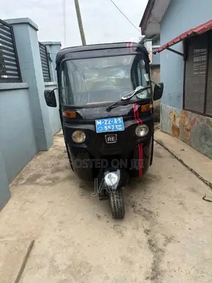 Bajaj RE 2022 Black