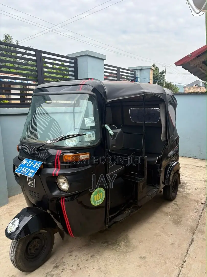 Bajaj RE 2022 Black