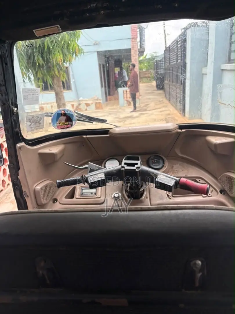 Bajaj RE 2022 Black