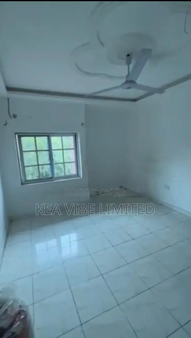 3bdrm Apartment in The Mall for rent