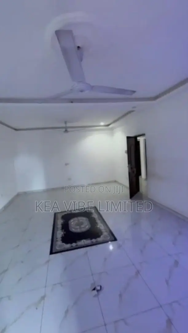 3bdrm Apartment in The Mall for rent
