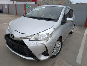 Toyota Vitz 1.3 FWD 5dr 2018 Silver