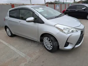 Toyota Vitz 1.3 FWD 5dr 2018 Silver