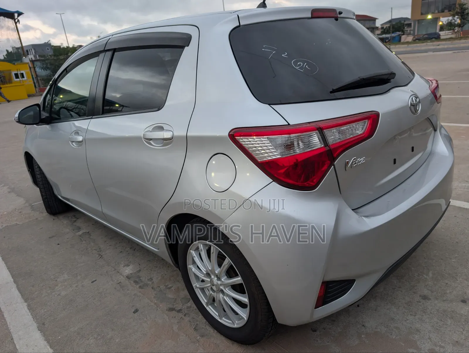Toyota Vitz 1.3 FWD 5dr 2018 Silver