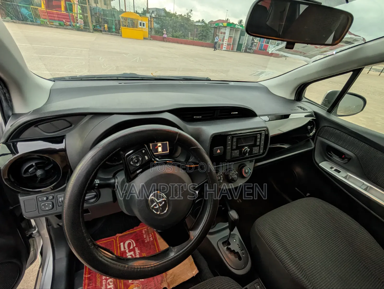 Toyota Vitz 1.3 FWD 5dr 2018 Silver