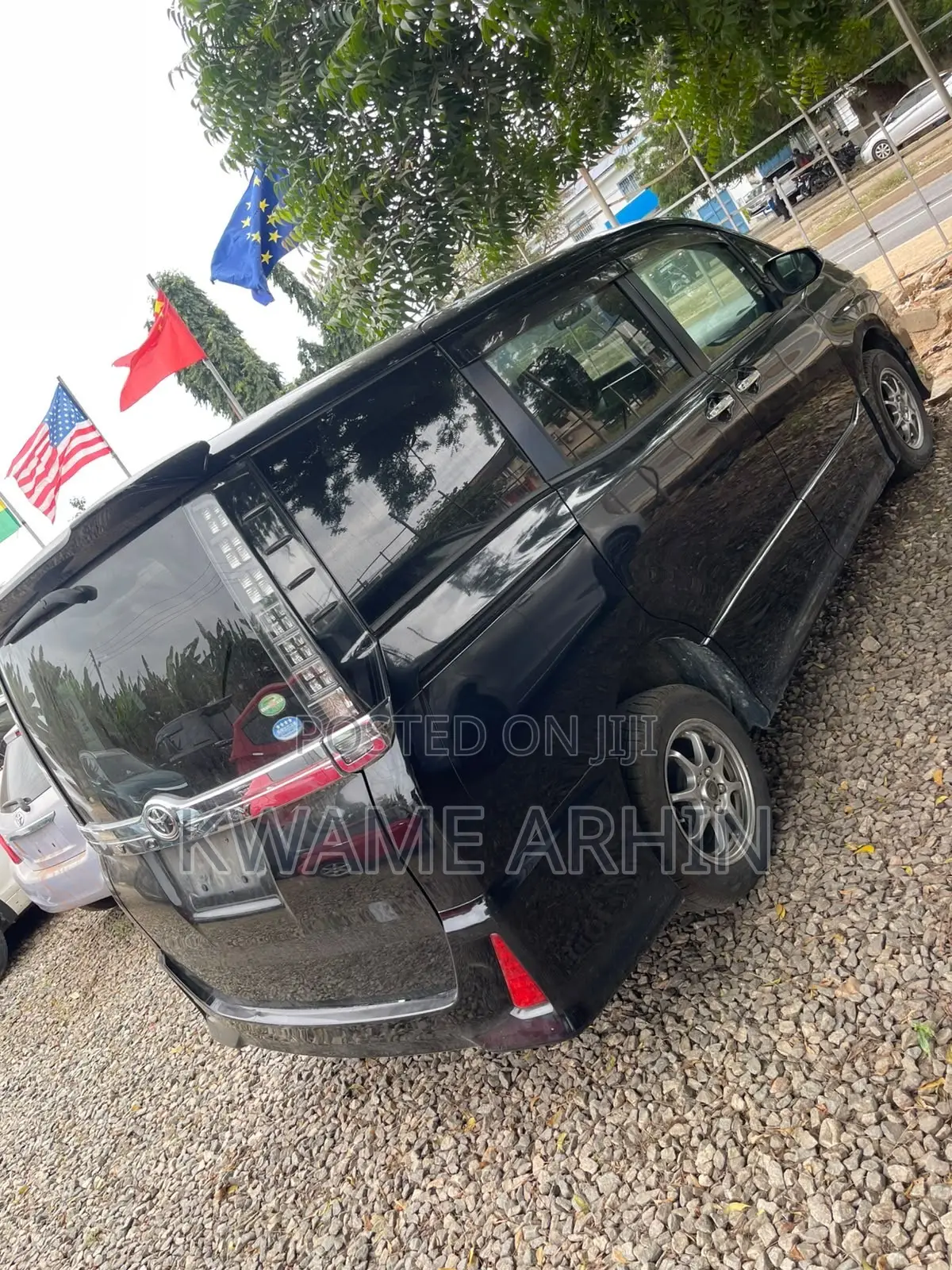 Toyota Voxy ZS Kirameki 4WD 7-Seater 2015 Black