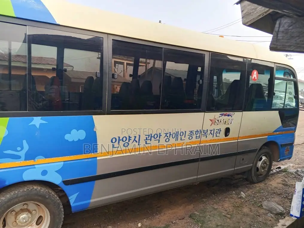 Hyundai County 2012 White