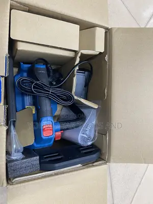 DongCheng 20V Cordless Brushless Chainsaw (DCCS20101)– Brand New Boxed
