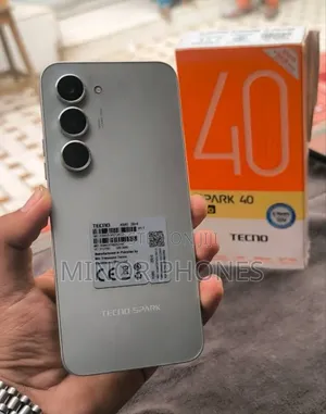 New Tecno Spark 40 Pro 256 GB Gold