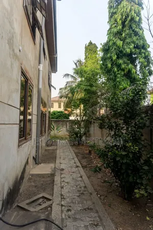 6bdrm Mansion in Lesmon Investment, Community 25 for sale