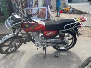 Royal RY125 2020 Red