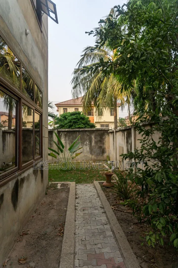 6bdrm Mansion in Lesmon Investment, Community 25 for sale