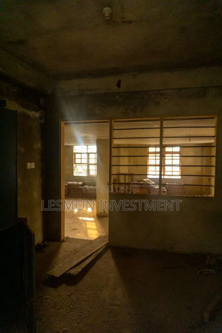 6bdrm Mansion in Lesmon Investment, Community 25 for sale