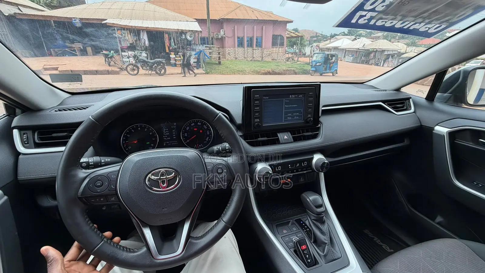 Toyota RAV4 XLE AWD 2019 Green