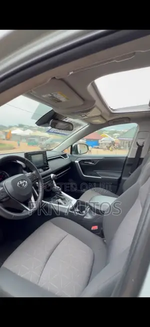 Toyota RAV4 XLE AWD 2019 Green
