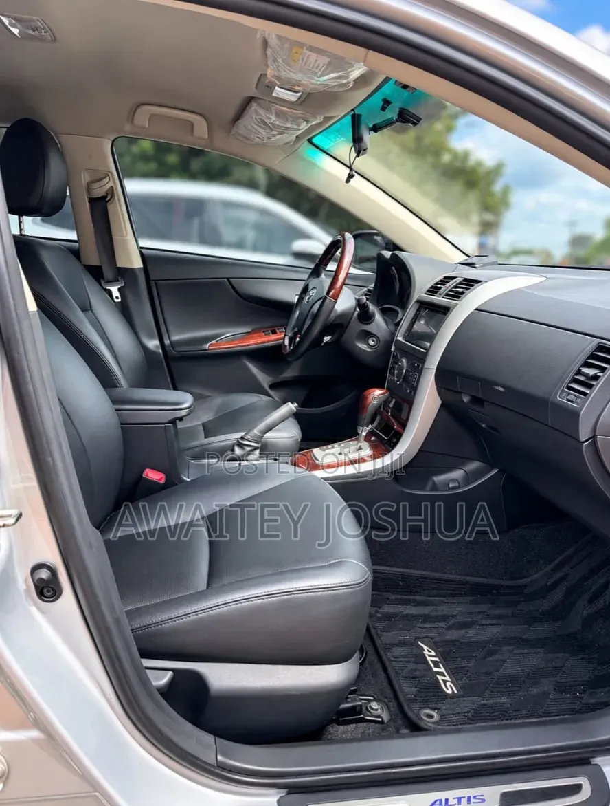 Toyota Corolla 2013 Silver
