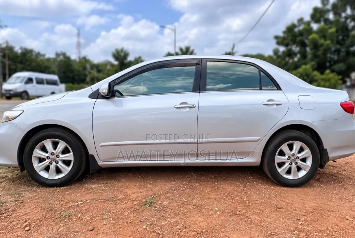 Toyota Corolla 2013 Silver