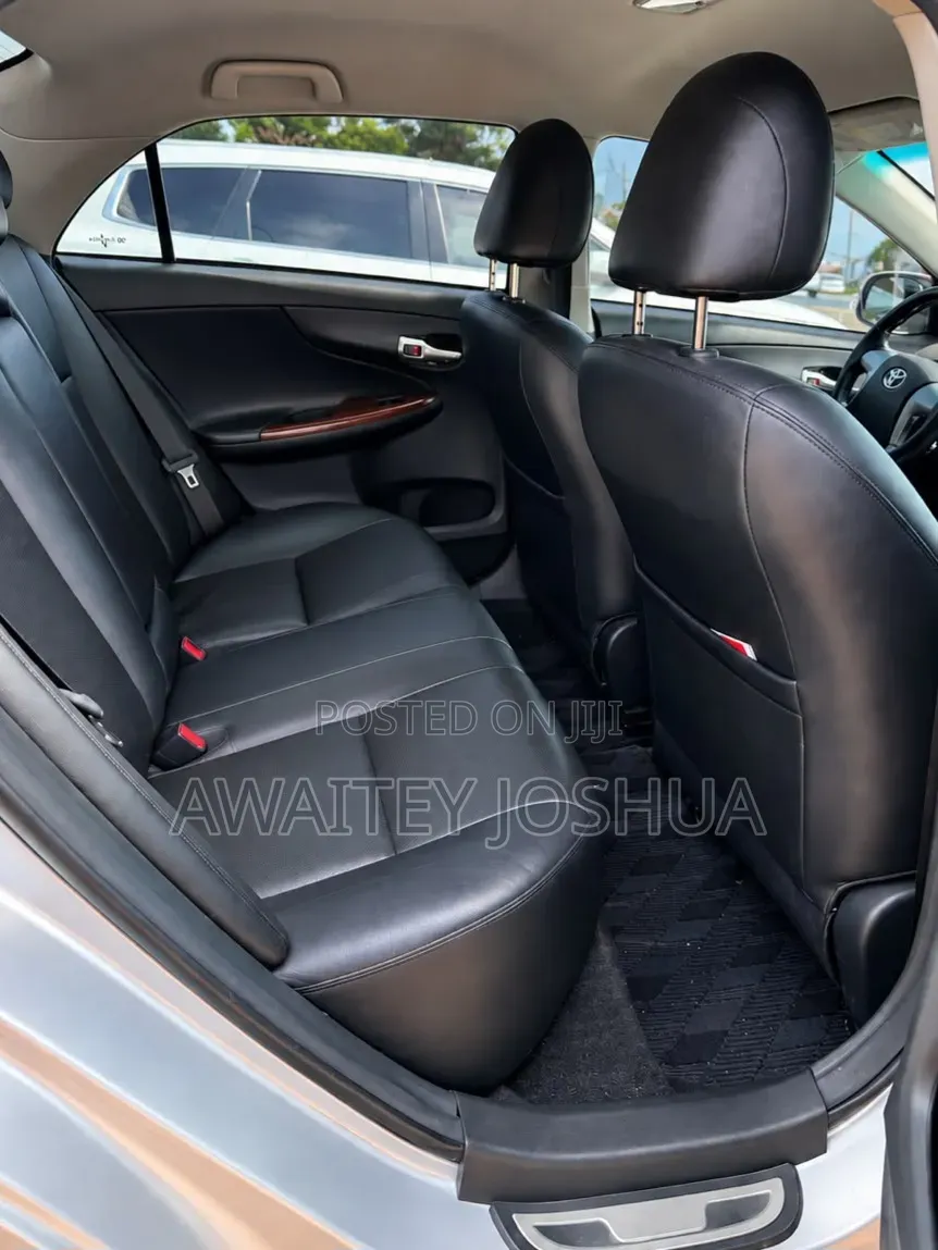 Toyota Corolla 2013 Silver
