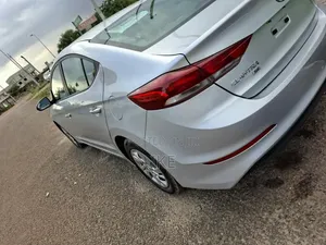 Hyundai Elantra SE 2018 Silver