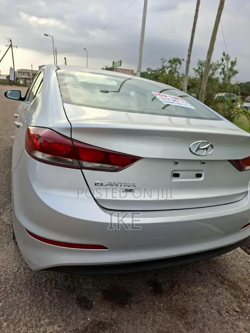 Hyundai Elantra SE 2018 Silver